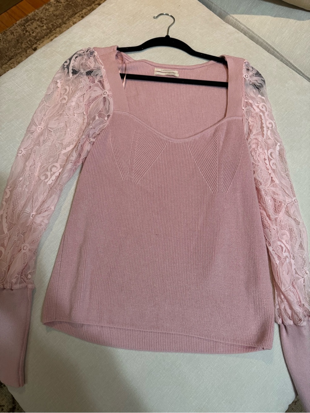 Sweater neckline identification